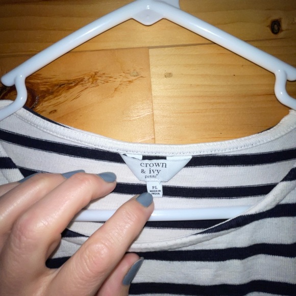 Women’s Crown & Ivy Long sleeve top - Picture 3 of 3